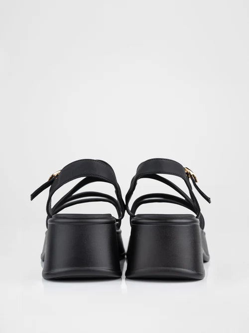 Sandalias de plataforma con tejido en color negro