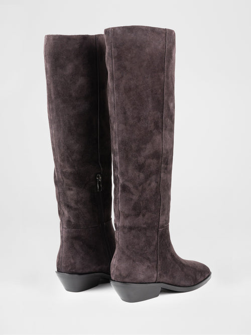 Botas altas de ante chocolate con forro de piel