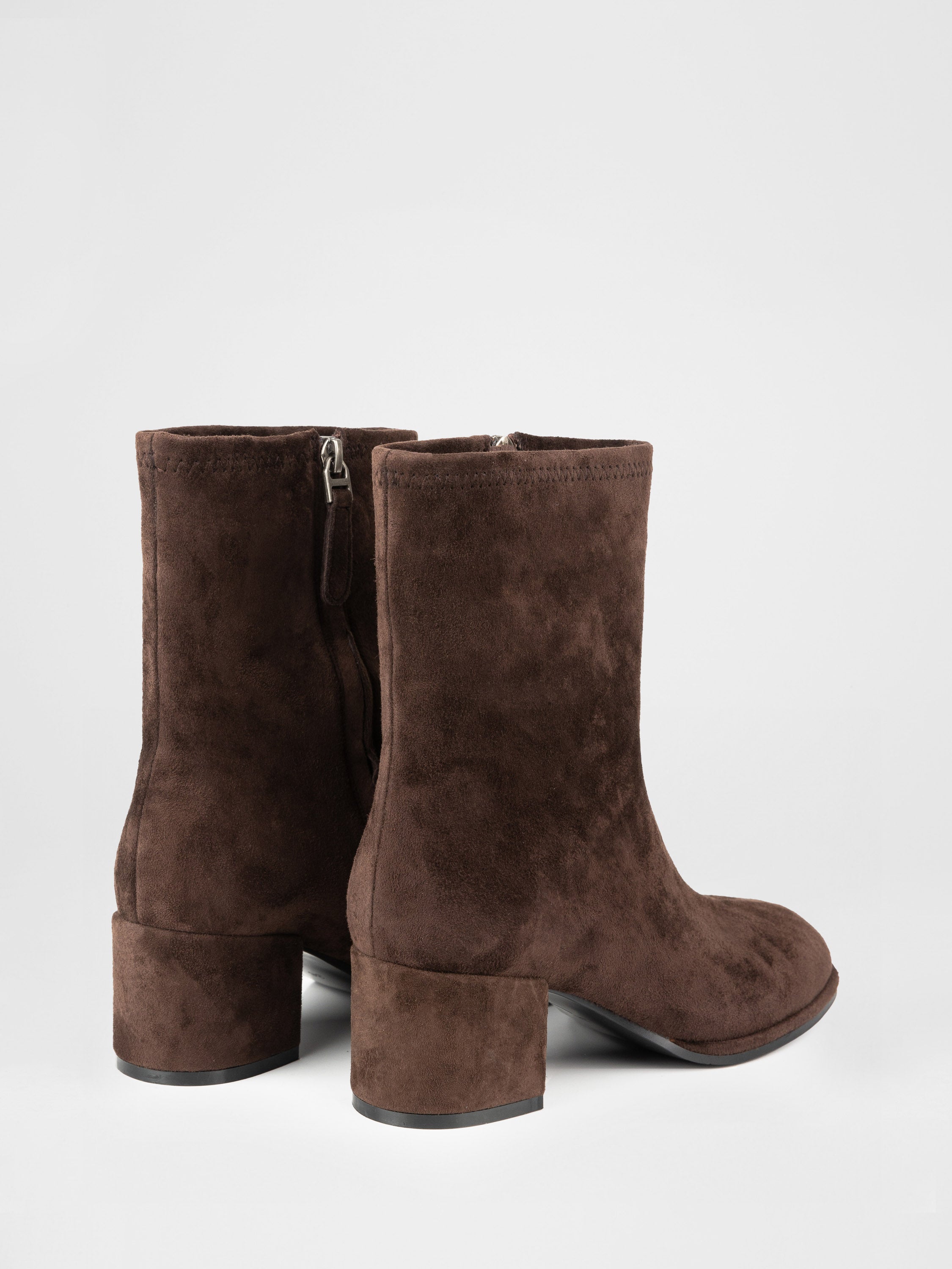 Suede ankle boots in brown color