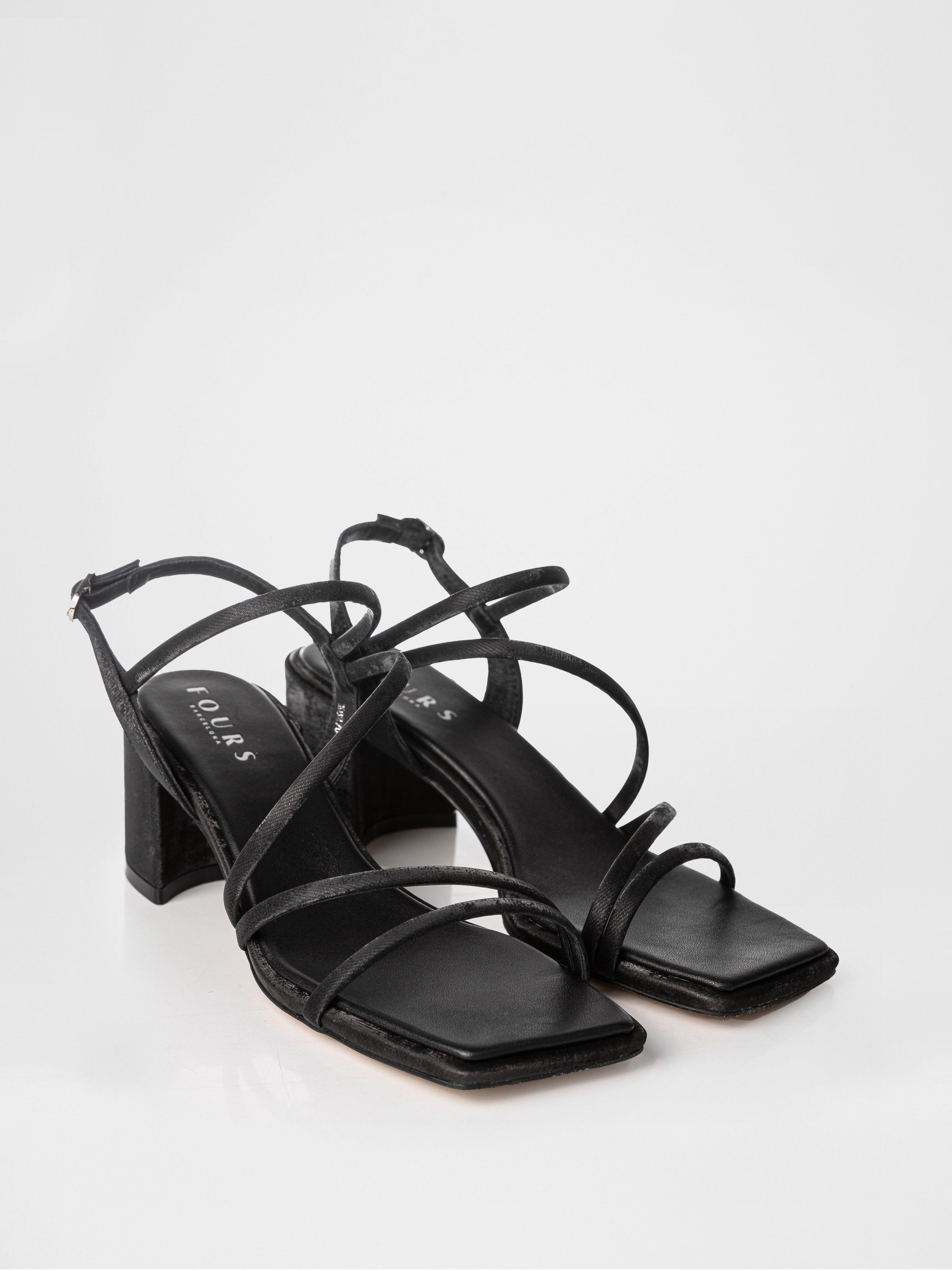 Sandalias de tacón negras