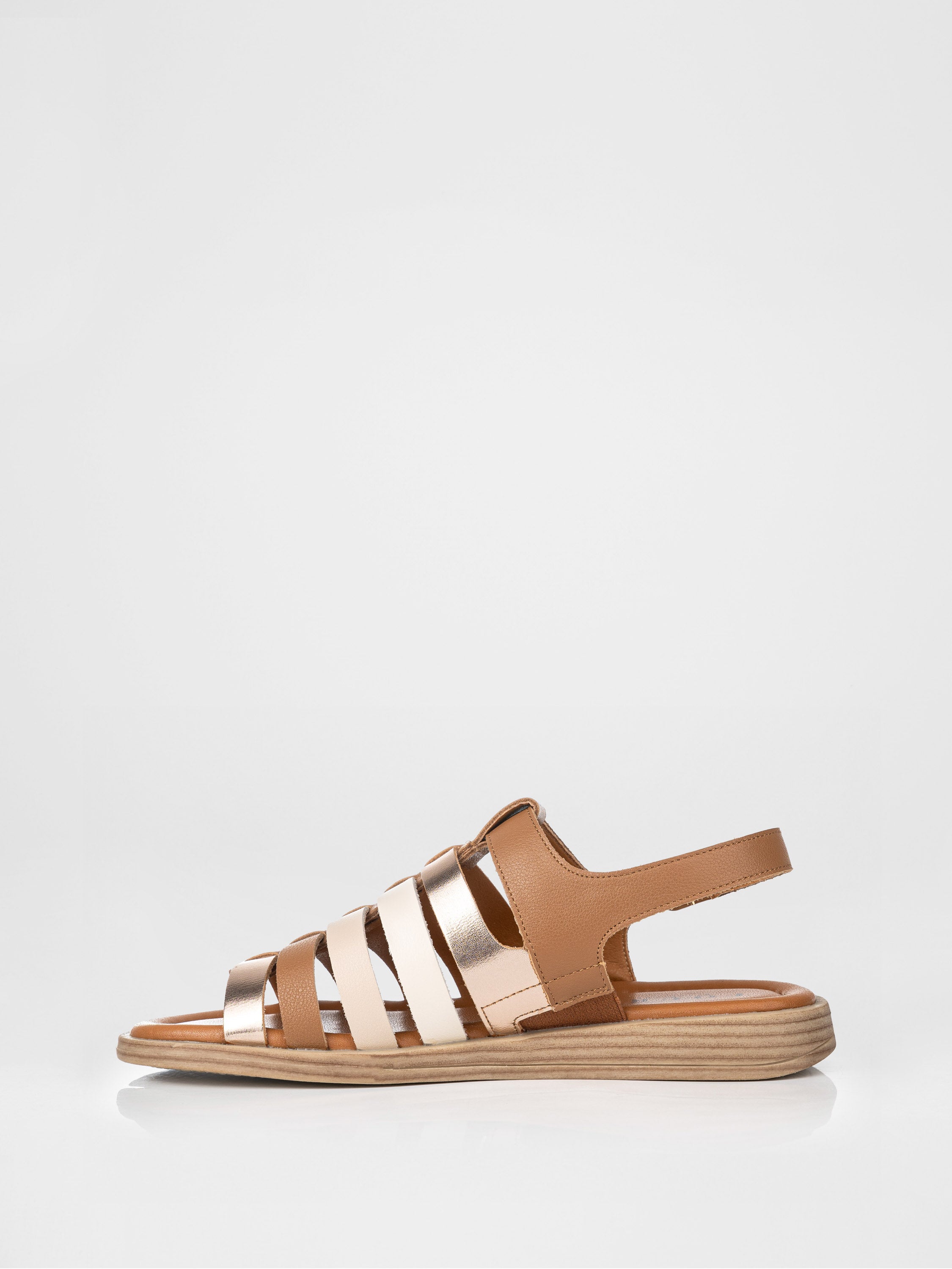 Braided sandals in brown
