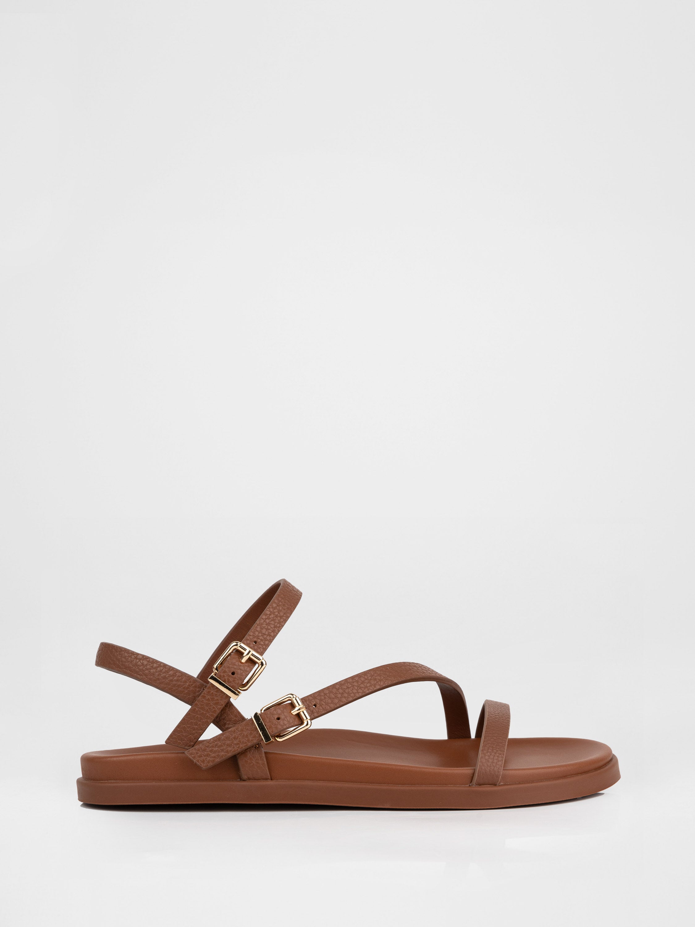 Leather sandals with thin straps