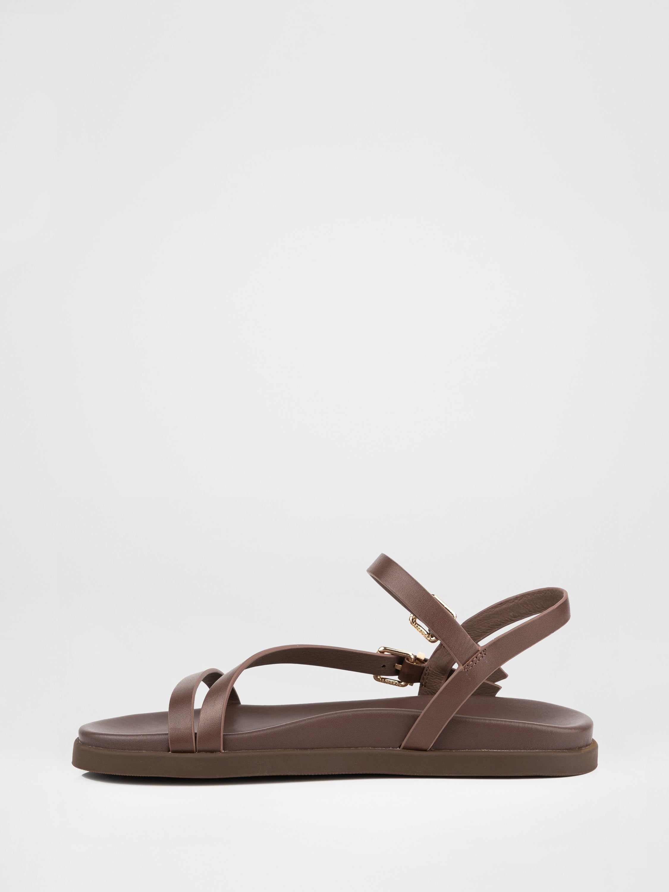 Leather sandals with thin straps