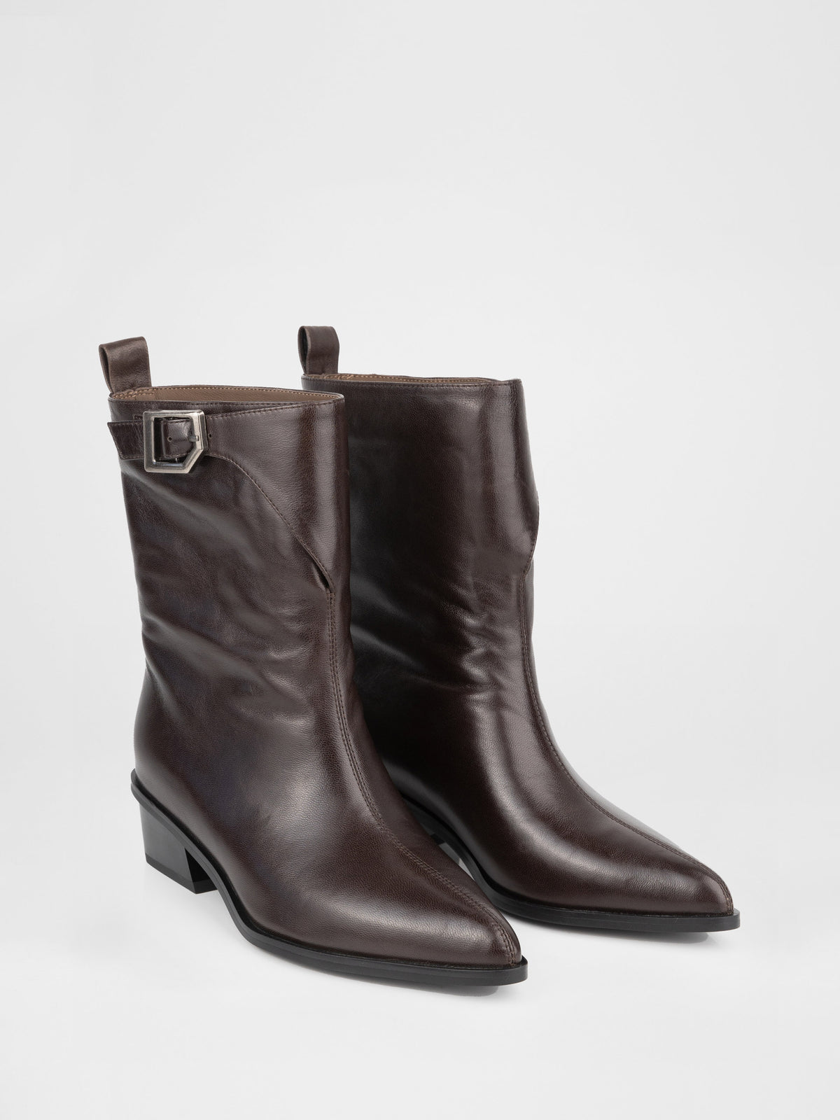 Botines de piel marrón oscuro