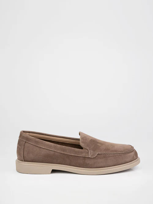 Mocasines de ante en color beige