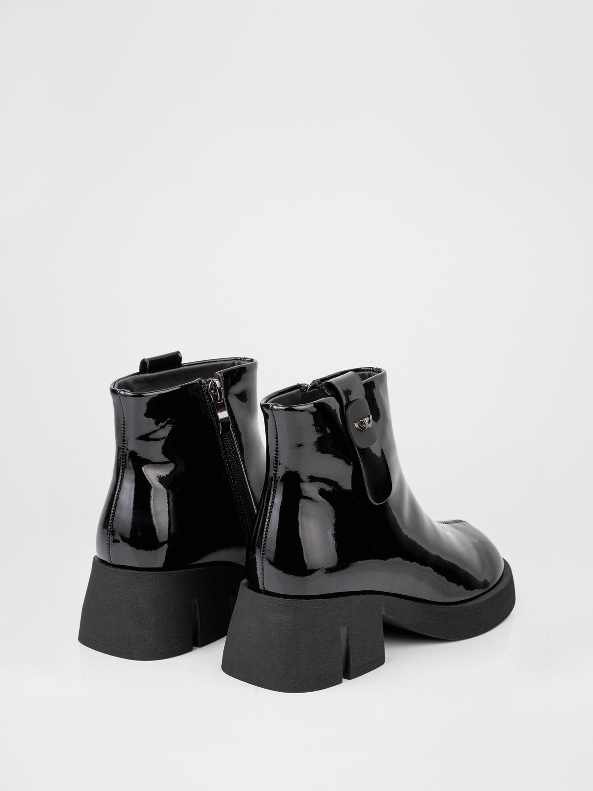 Botines de plataforma de charol negro