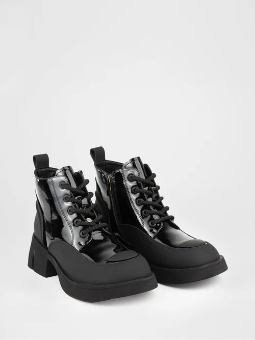 Lace-up boots in black