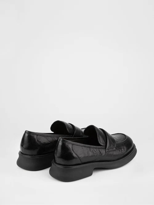 Leather loafers in black
