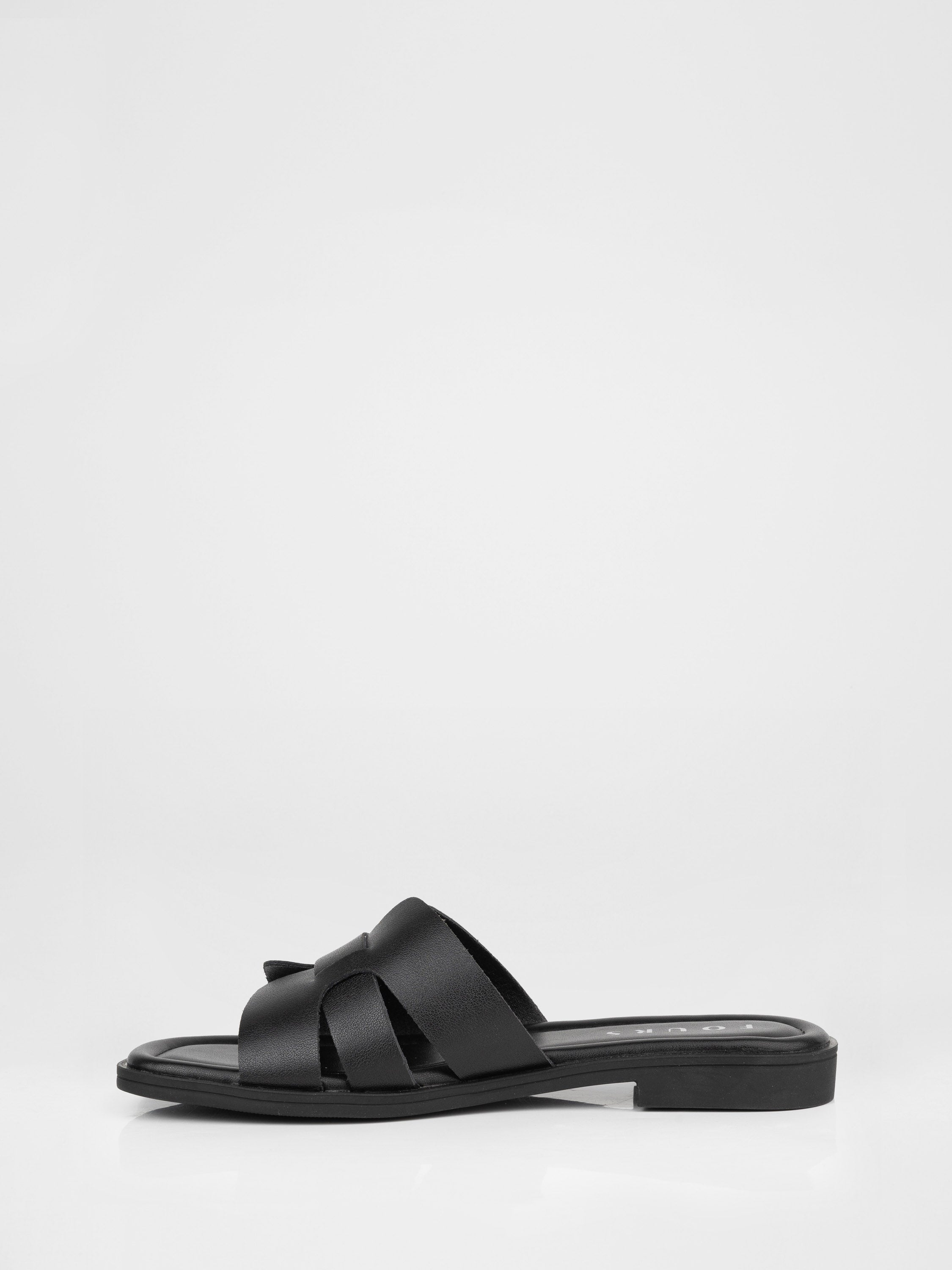 Natural leather clogs in black color