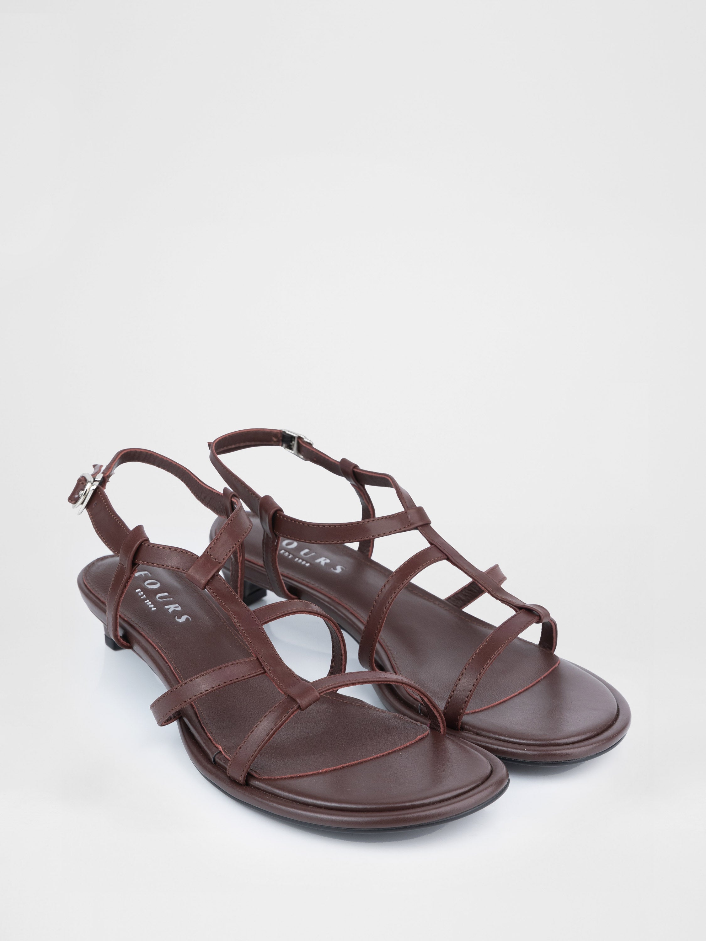 Low-heeled sandals in coffee brown