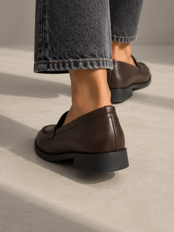 Mocasines de piel color chocolate con antifaz
