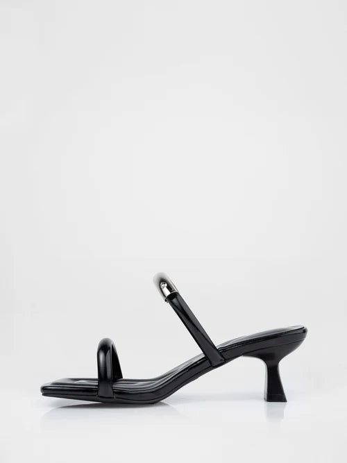 Black sandals with comfortable heels