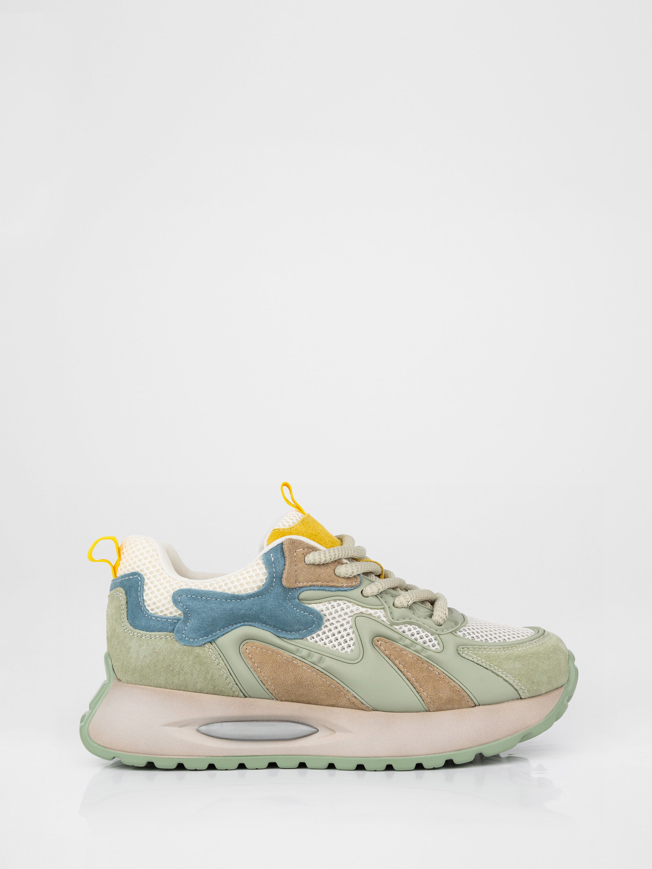 Women's sneakers with chunky soles