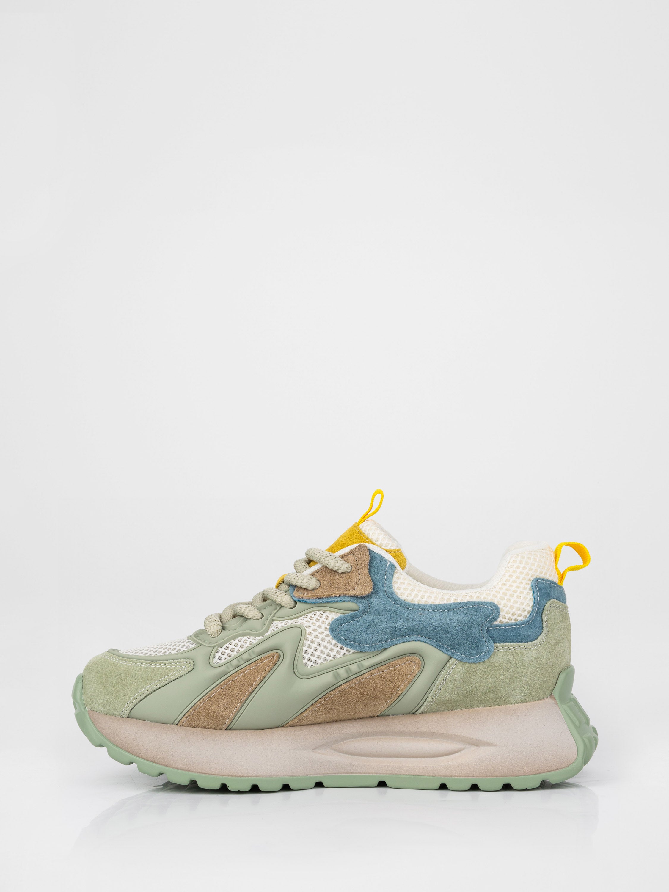 Women's sneakers with chunky soles