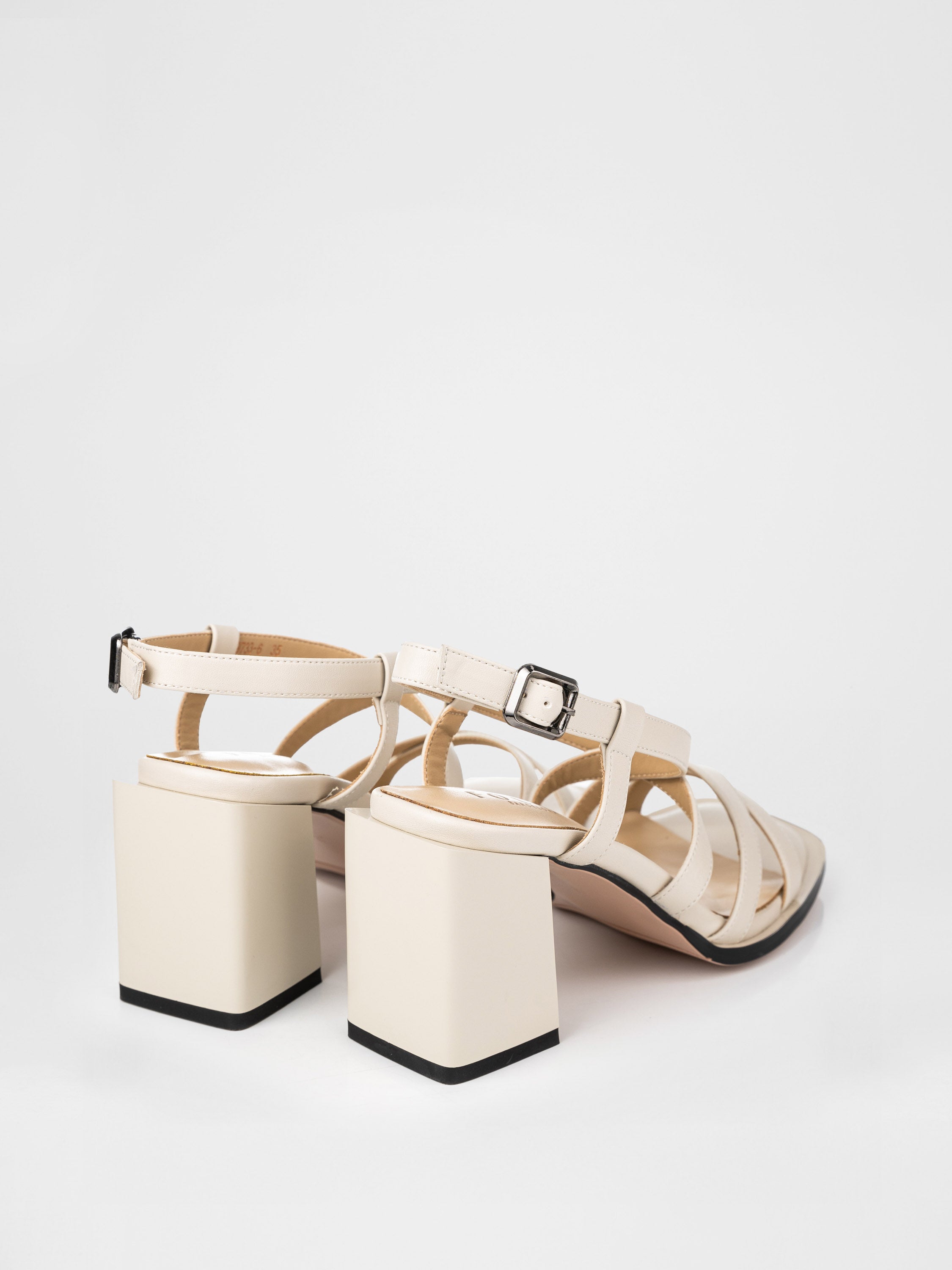 Sandalias de tacón beige