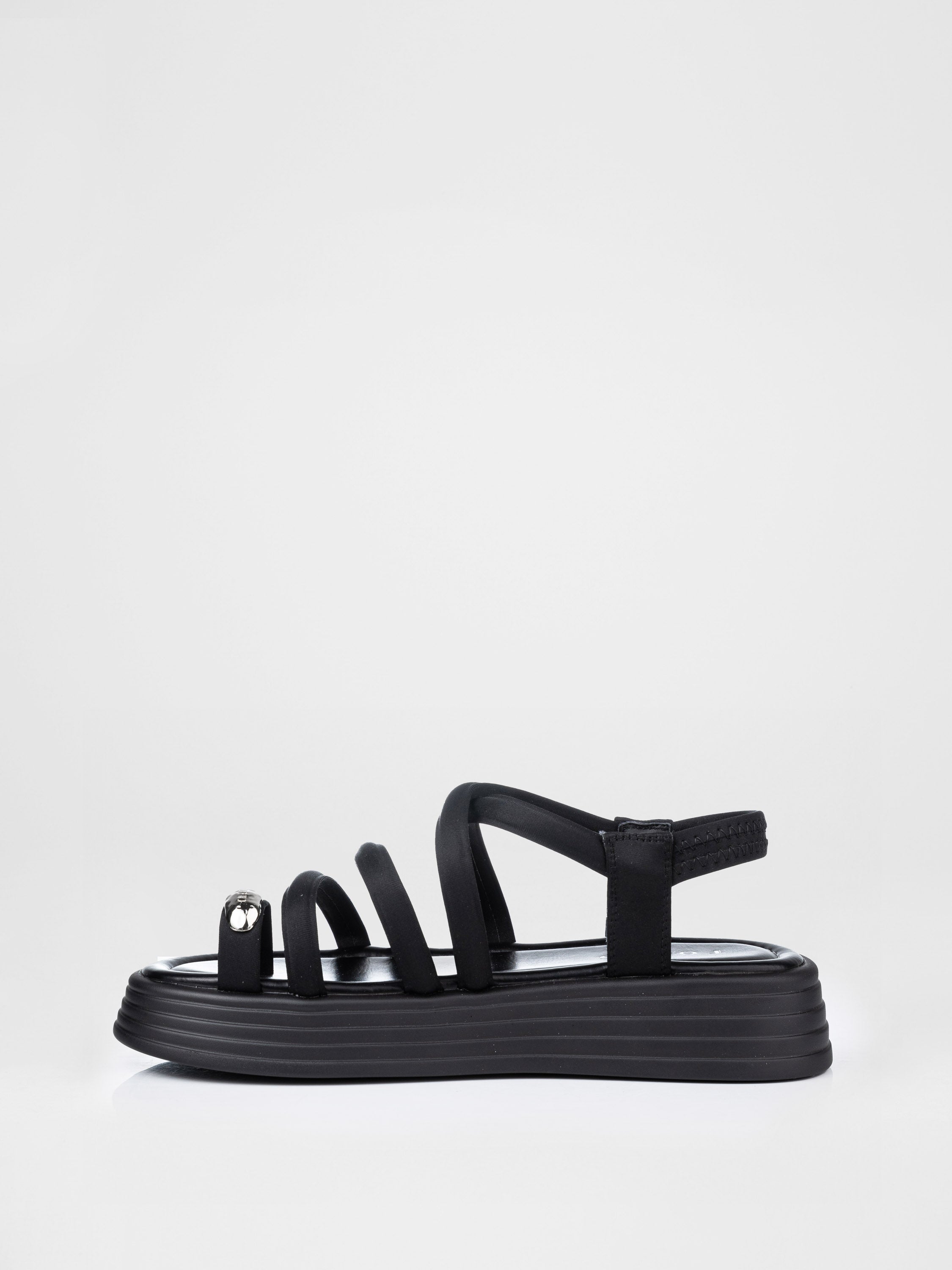 Sandalias de plataforma en color negro