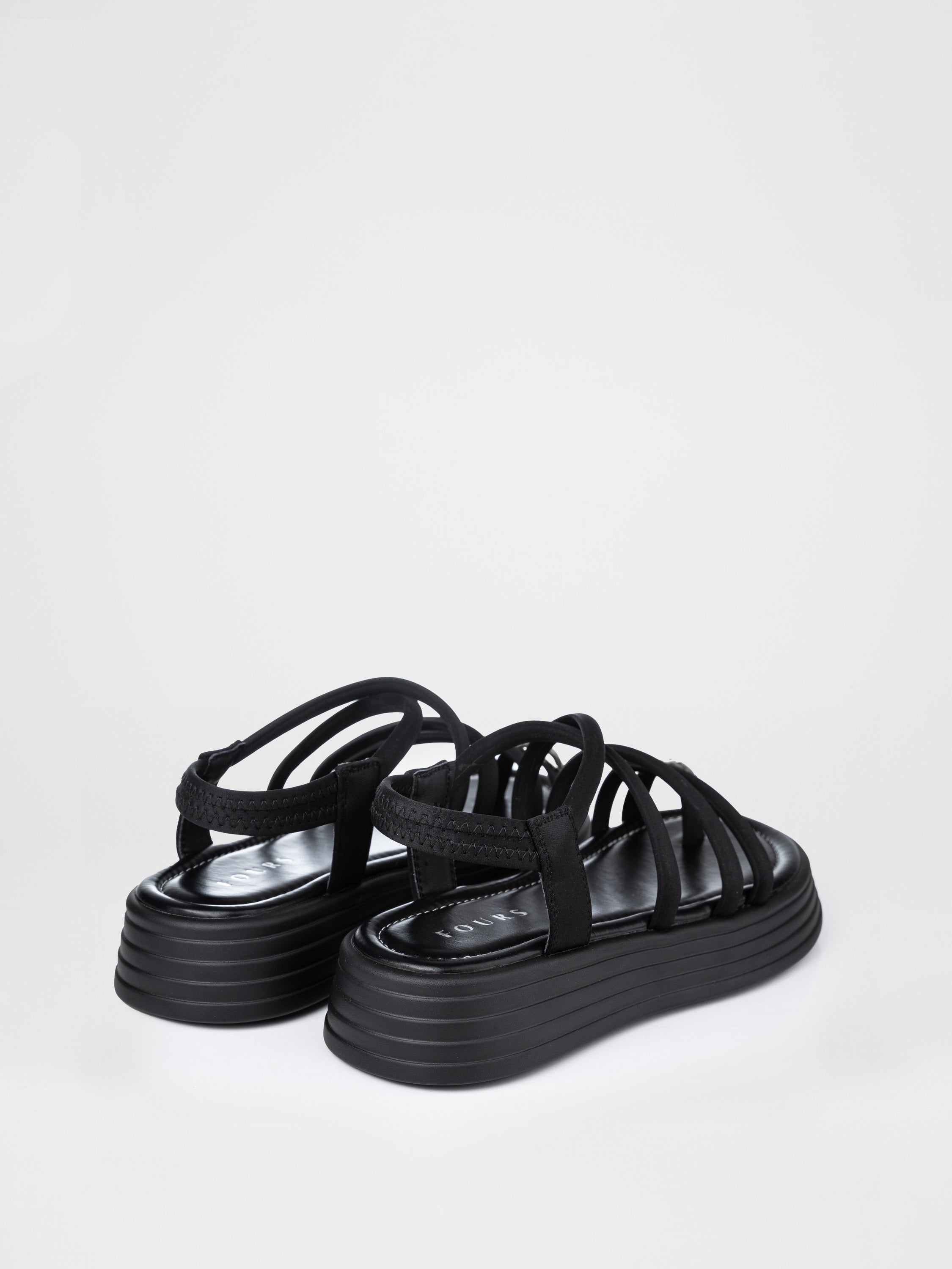 Sandalias de plataforma en color negro
