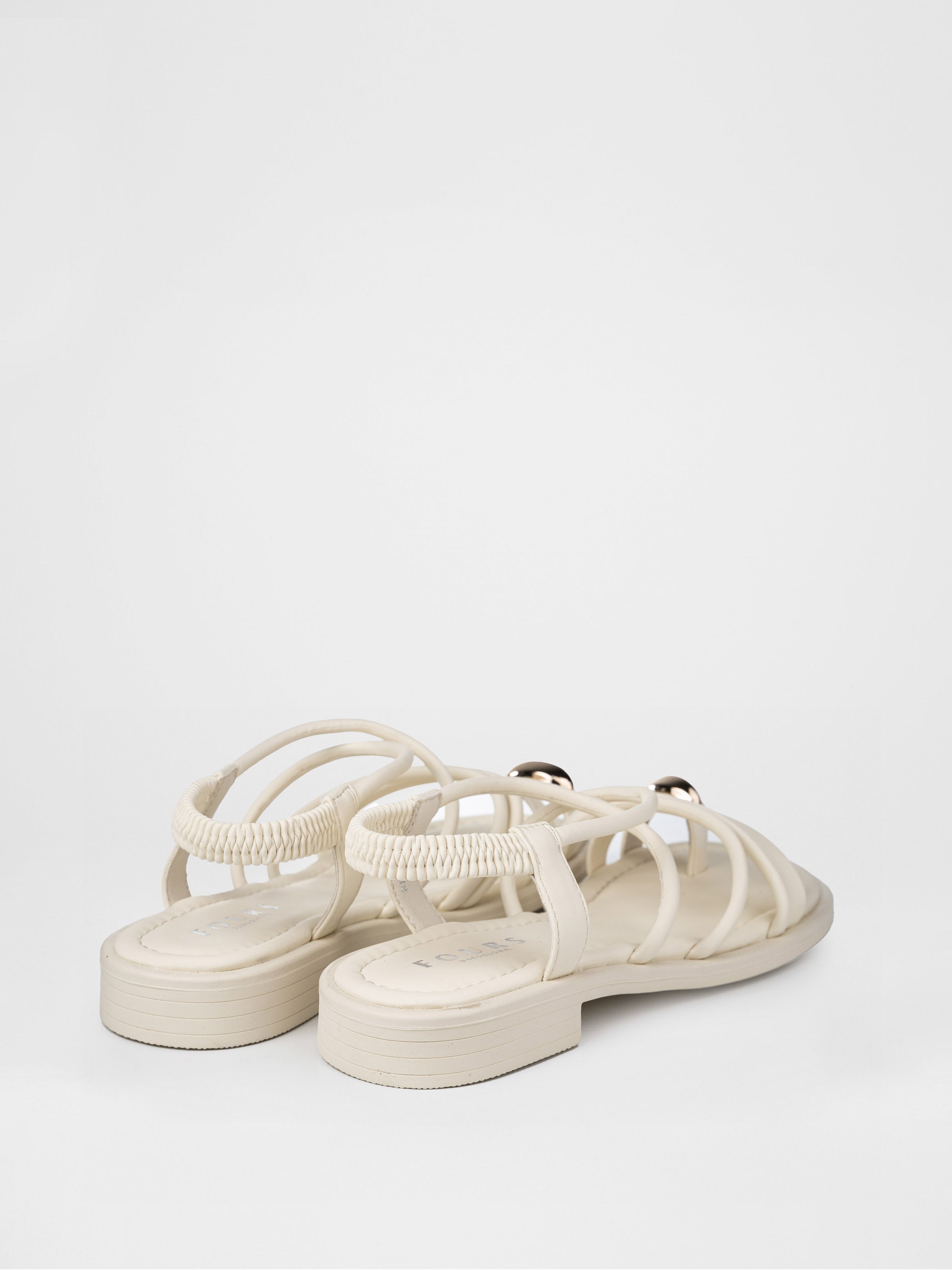 Sandalias en color leche