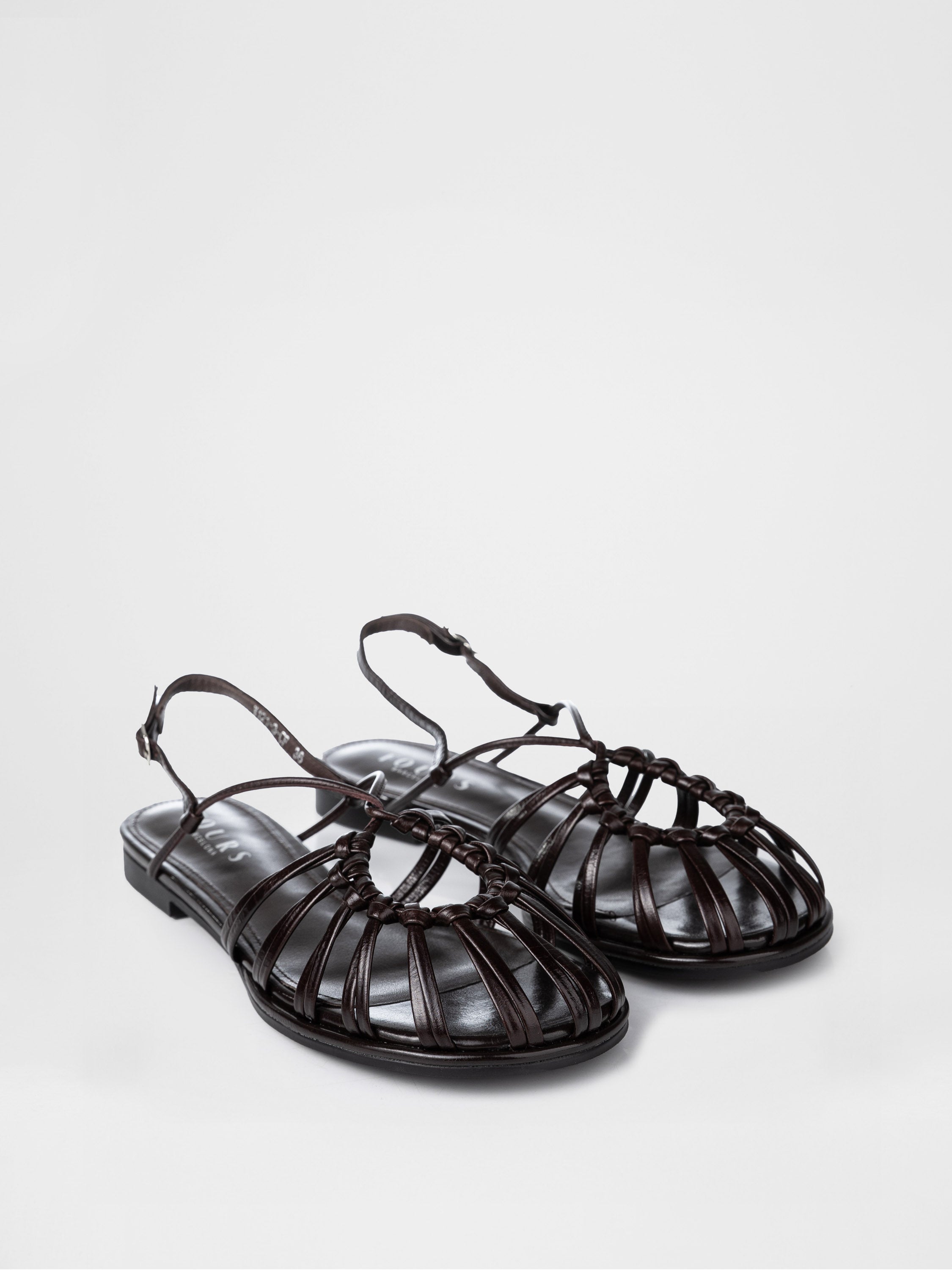 Woven sandals in chocolate color