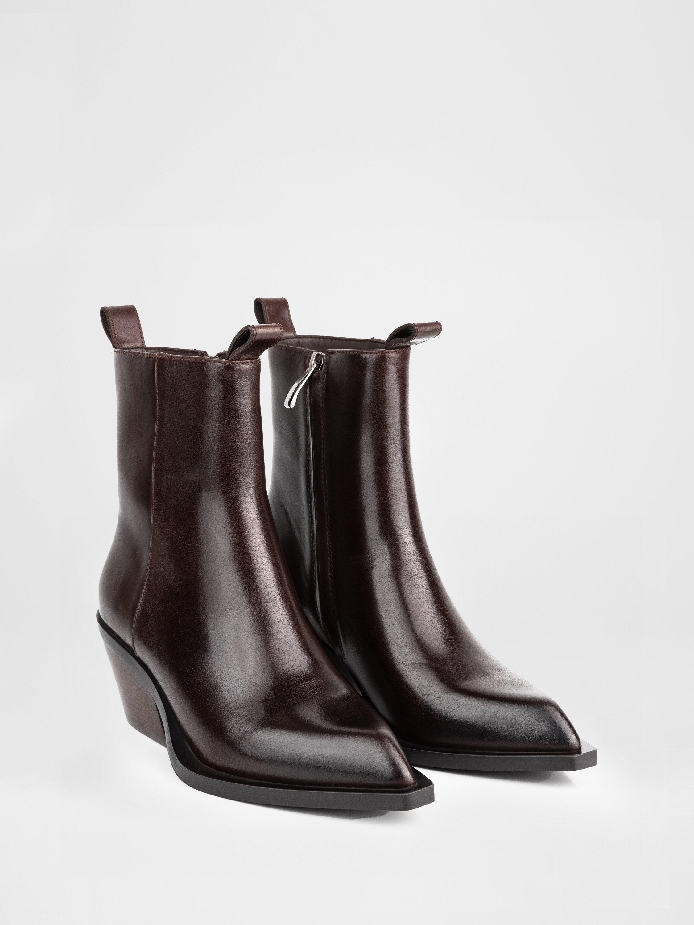 Botas de piel cosaca en color café