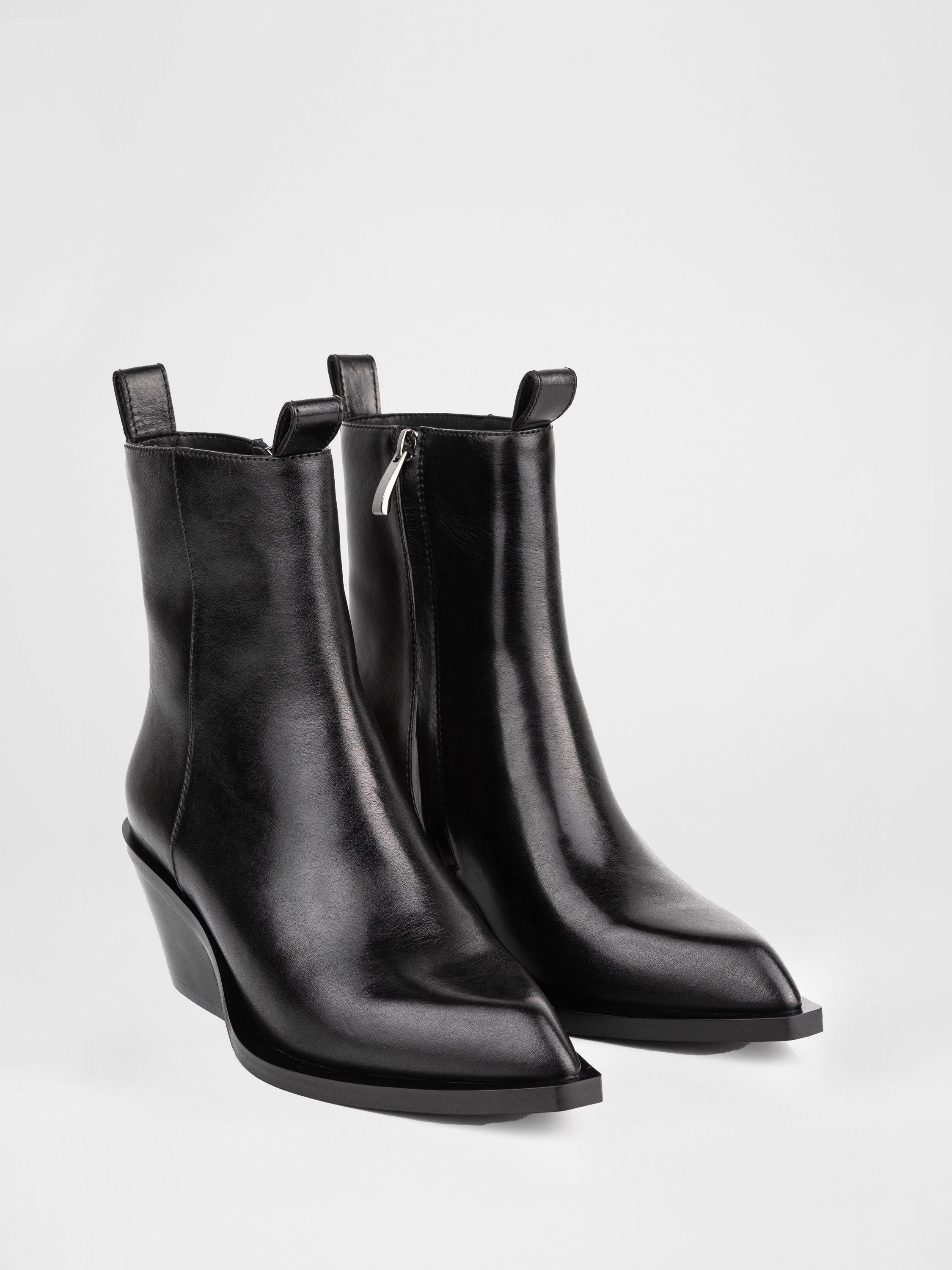 Cowboy boots in black