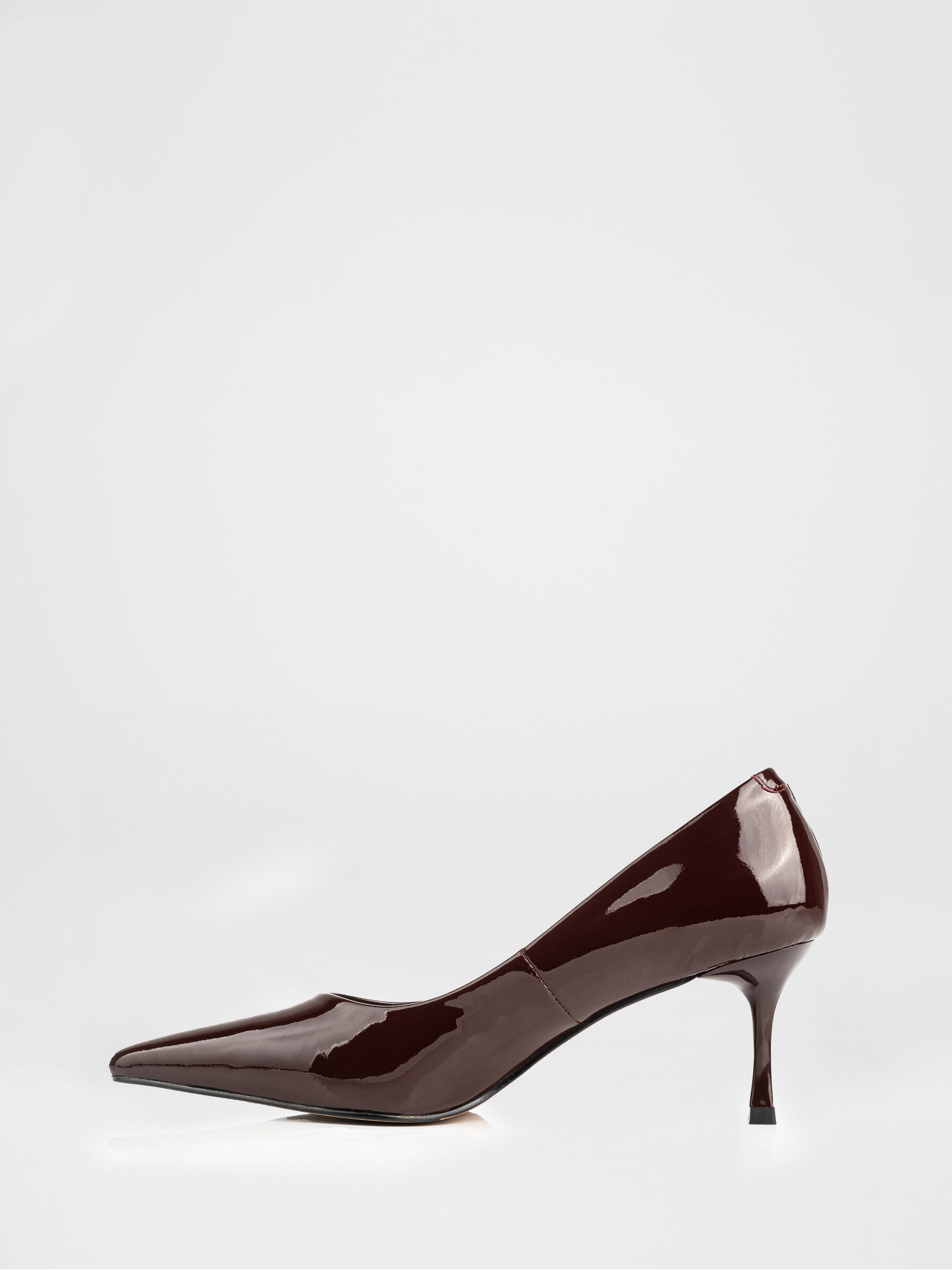 Burgundy genuine leather pumps