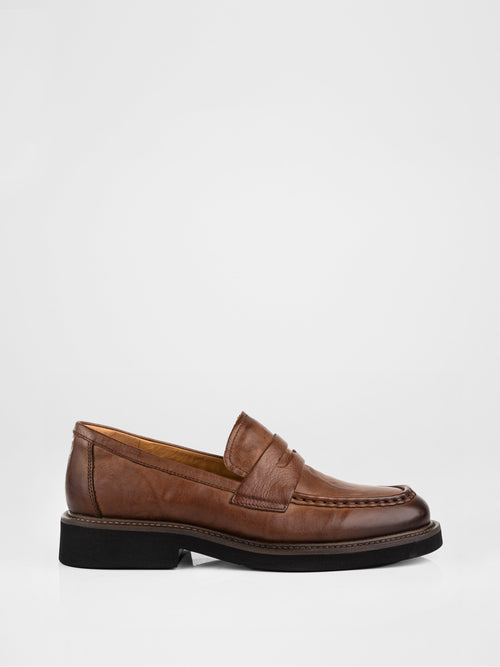 Mocasines de piel marrón