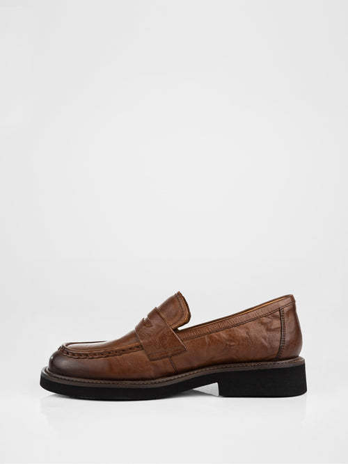 Mocasines de piel marrón