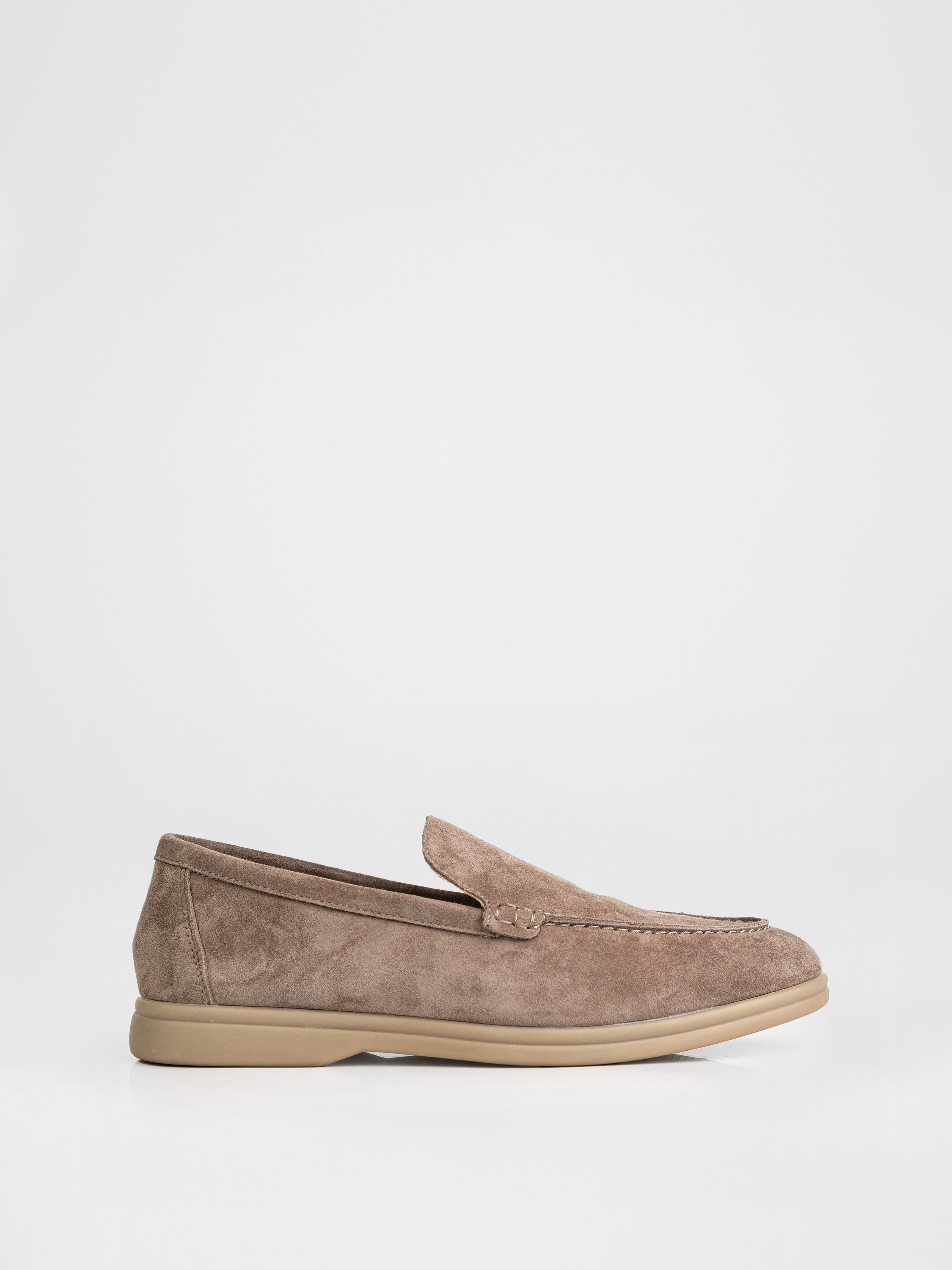 Suede loafers in beige color