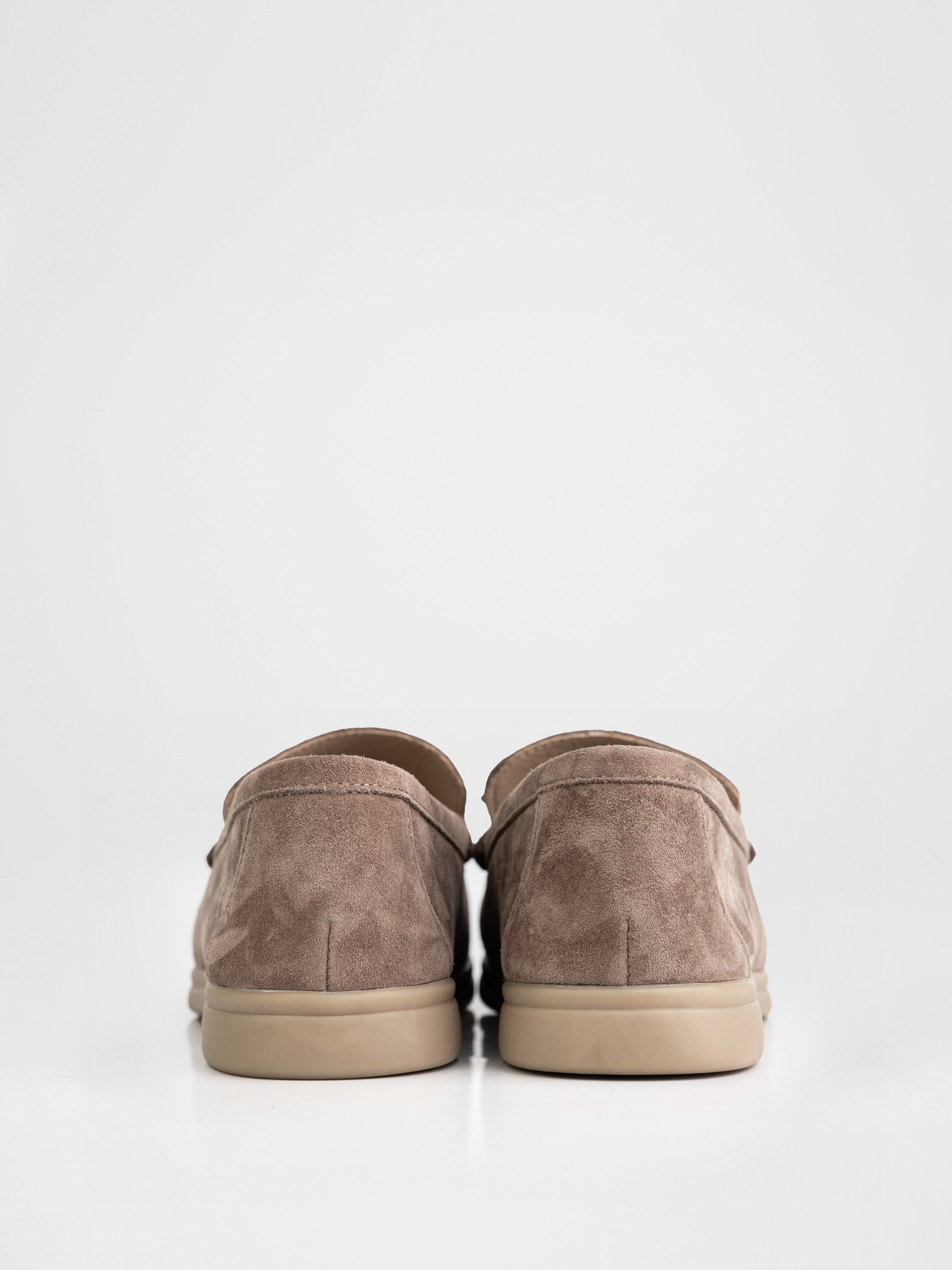 Mocasines de ante en color beige