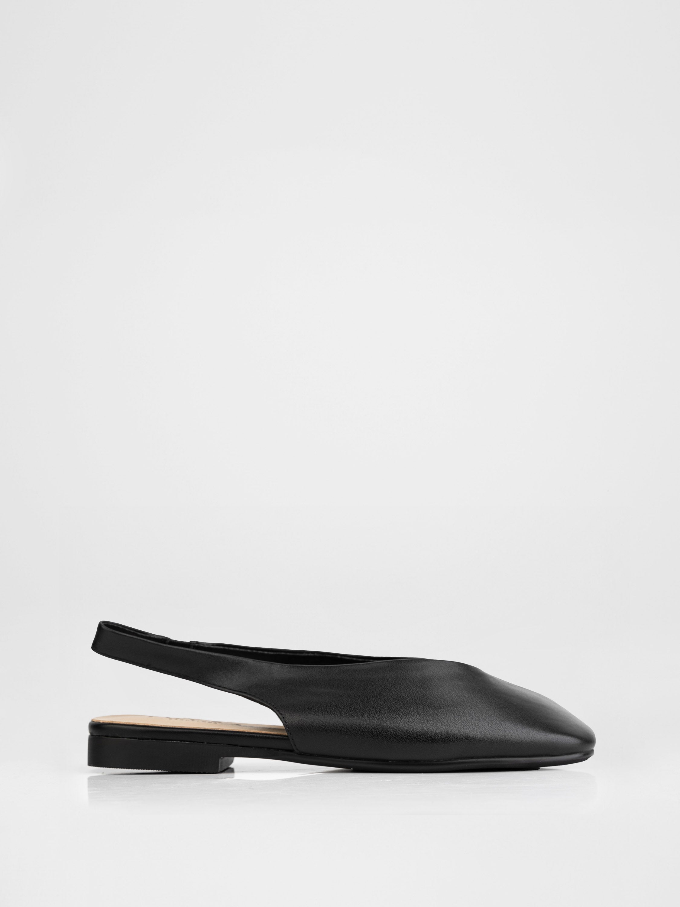 Slingbacks in black