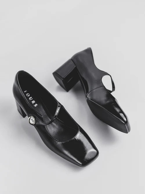 Zapatos con tacones estables en color negro