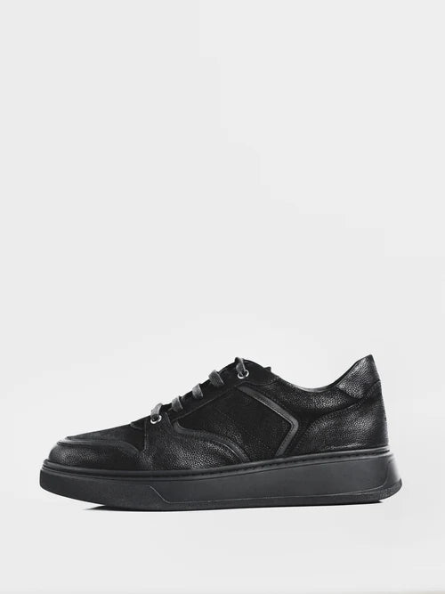 Zapatillas negras con cordones