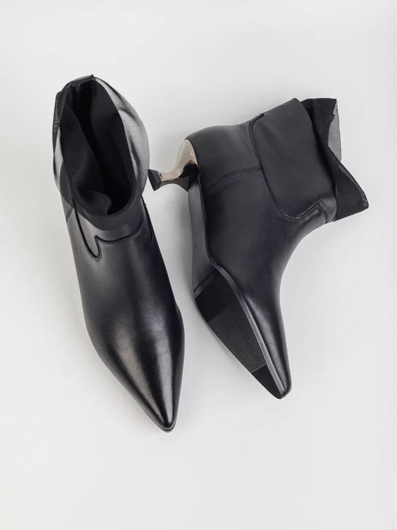 The "Isla 28" Leather Boot