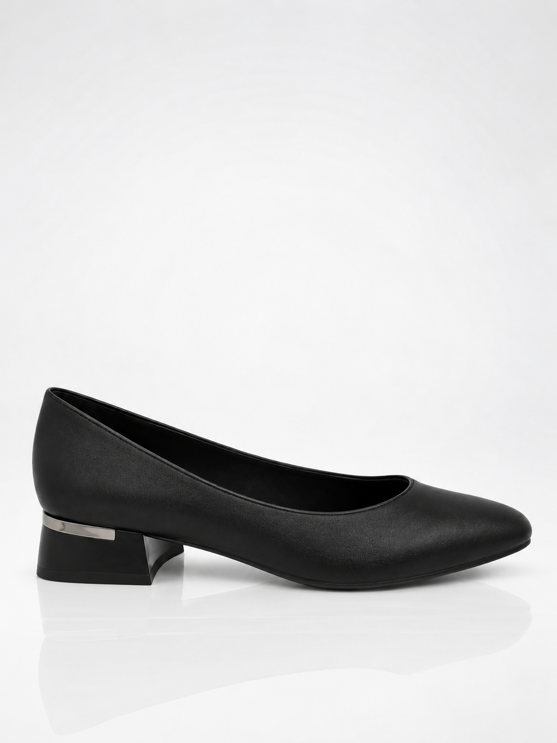 Zapatos Negros de Tacón Bajo