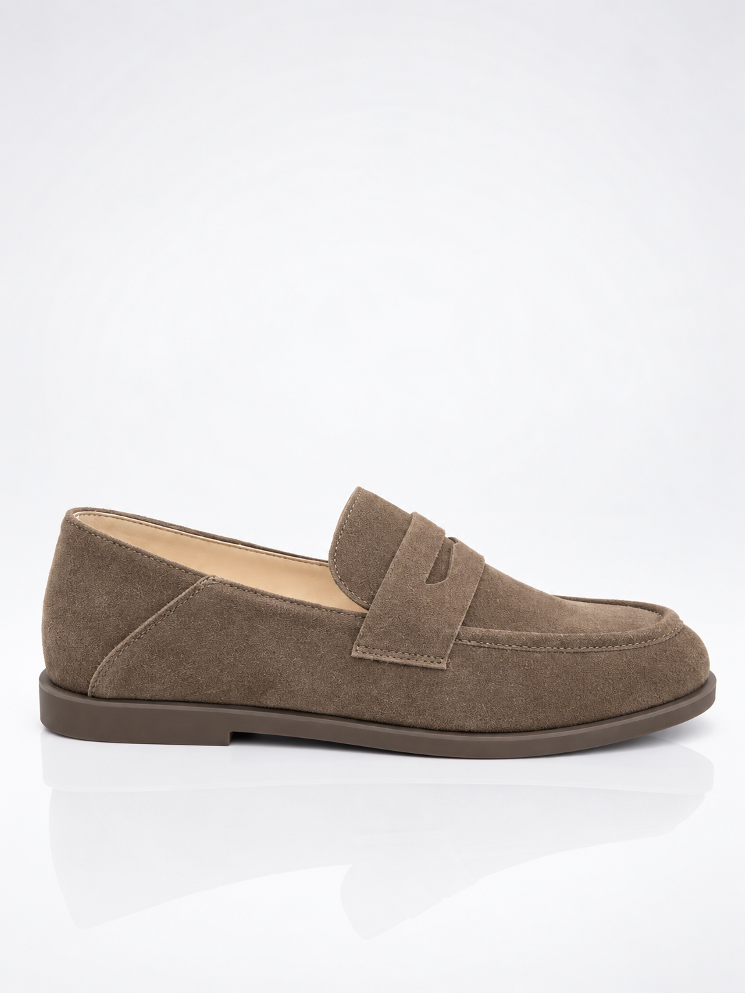 Mocasines de Ante Beige con Detalle Clásico