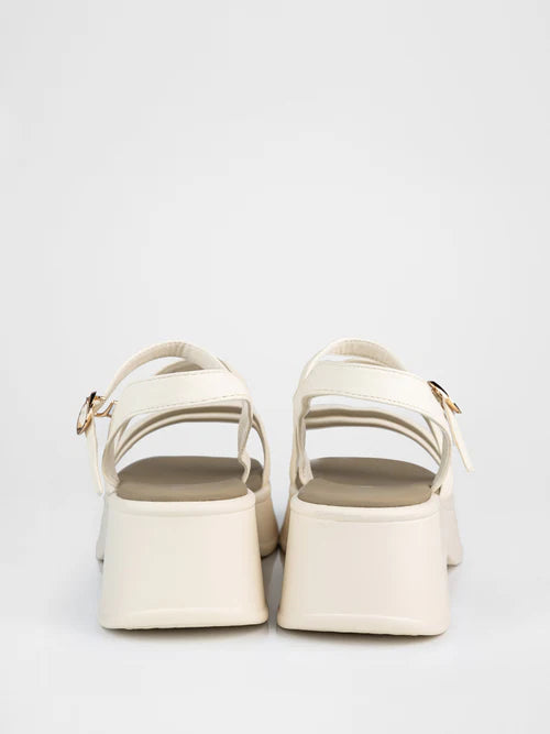 Sandalias de plataforma con tejido en color beige