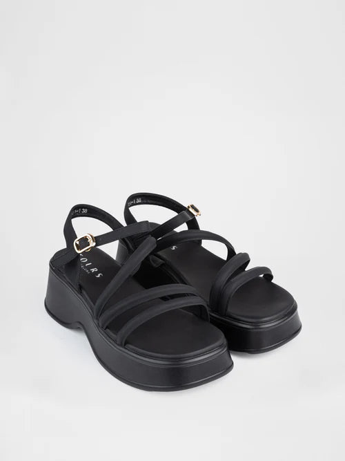 Sandalias de plataforma con tejido en color negro