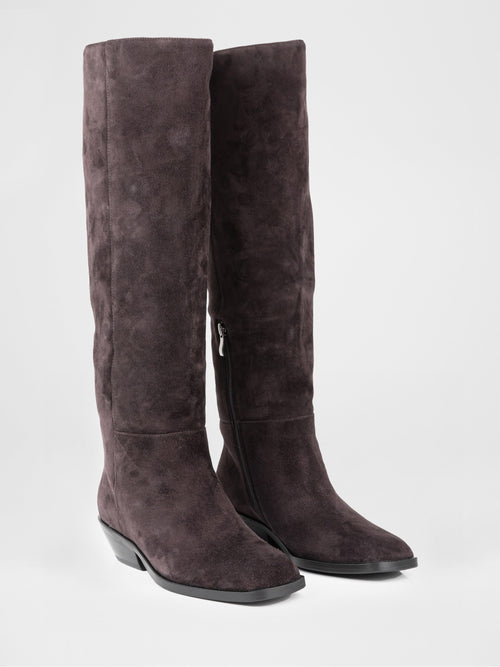 Botas altas de ante chocolate con forro de piel