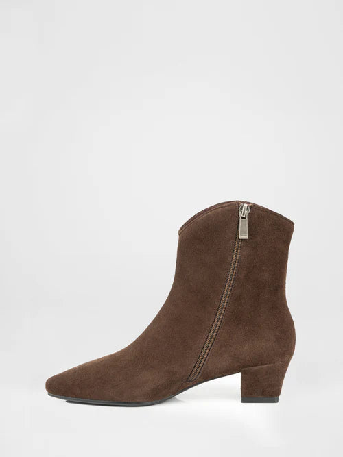 Suede ankle boots in brown color