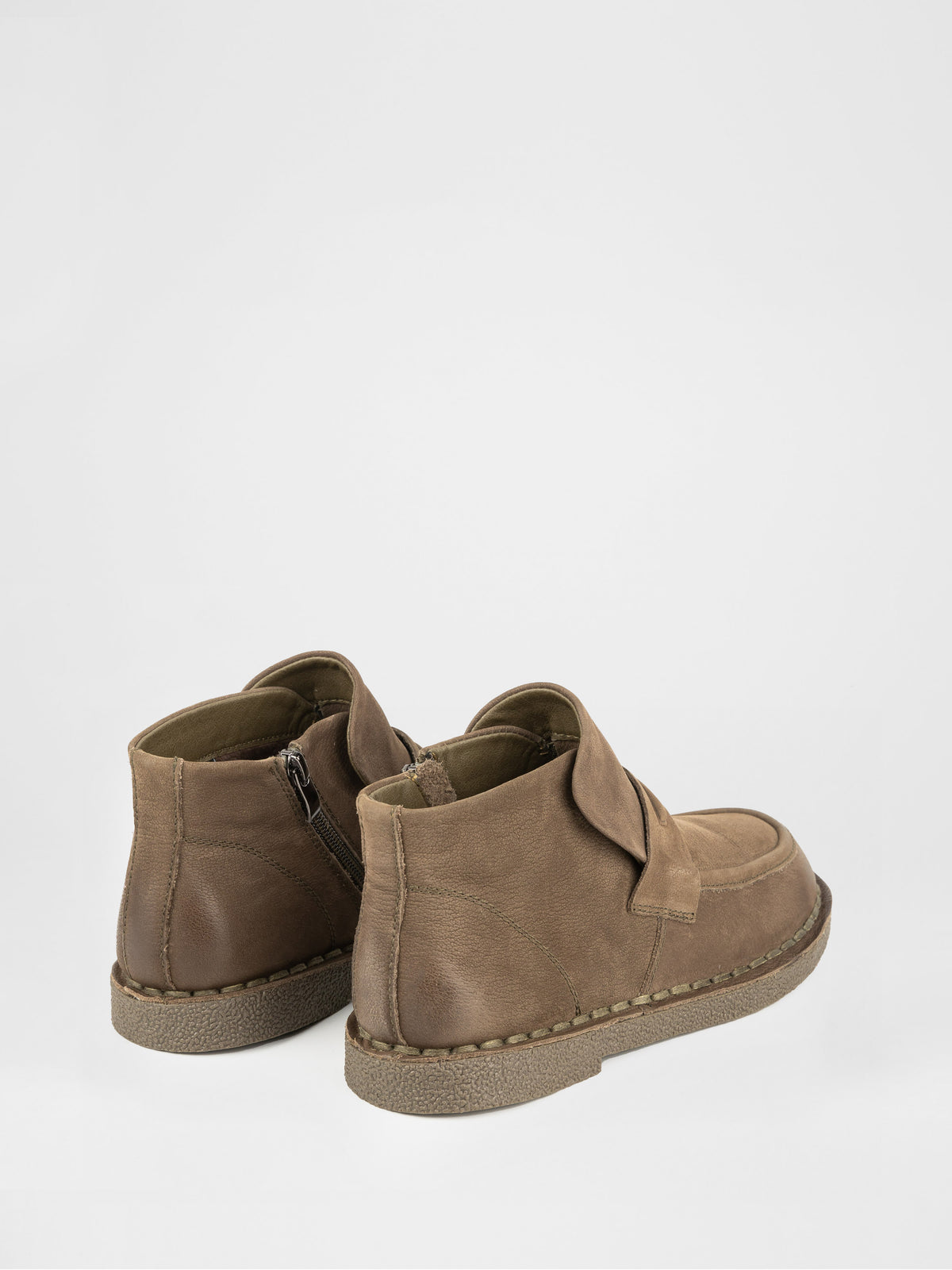 Botines mocasín de piel verde oliva