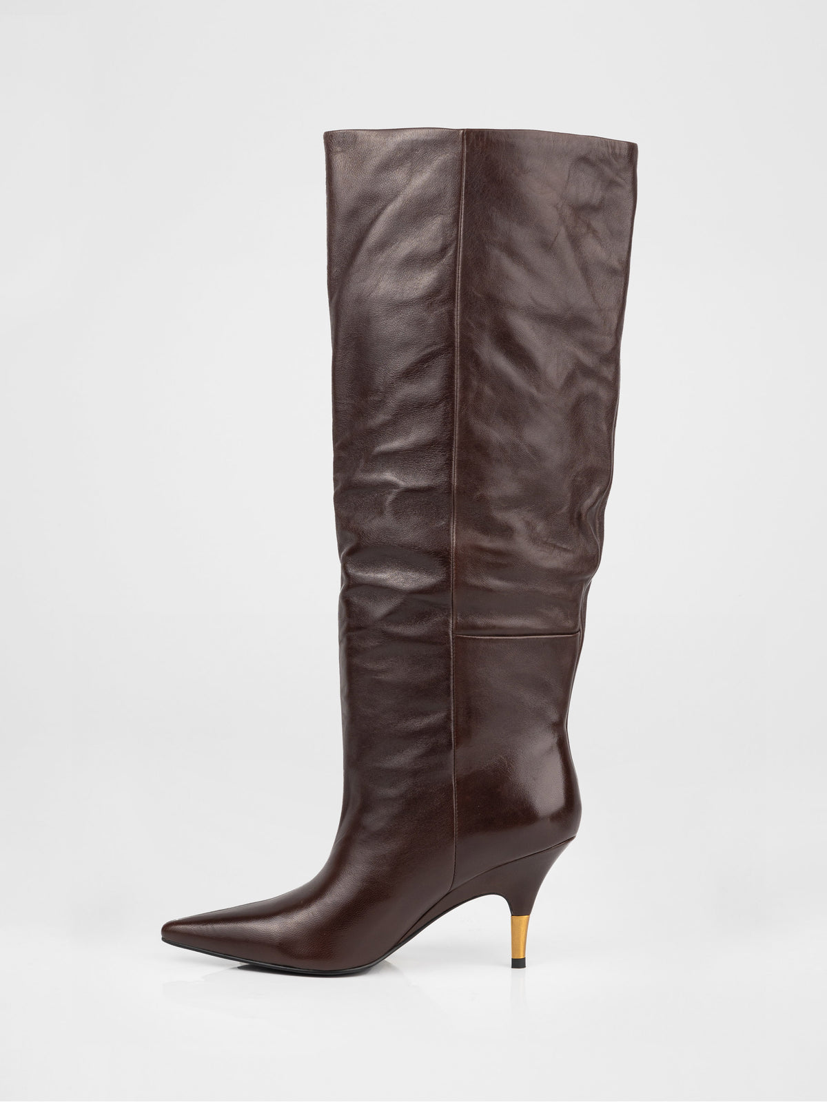 Botas altas drapeadas de piel color chocolate