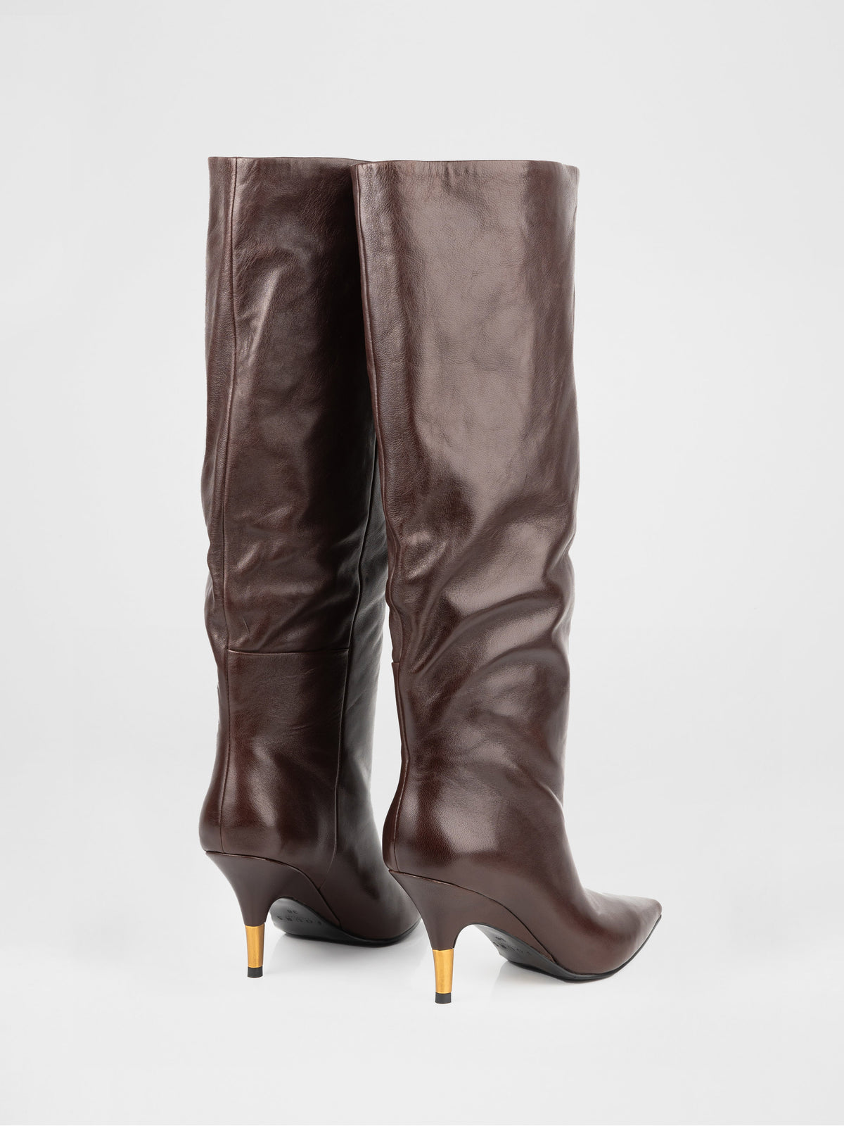 Botas altas drapeadas de piel color chocolate