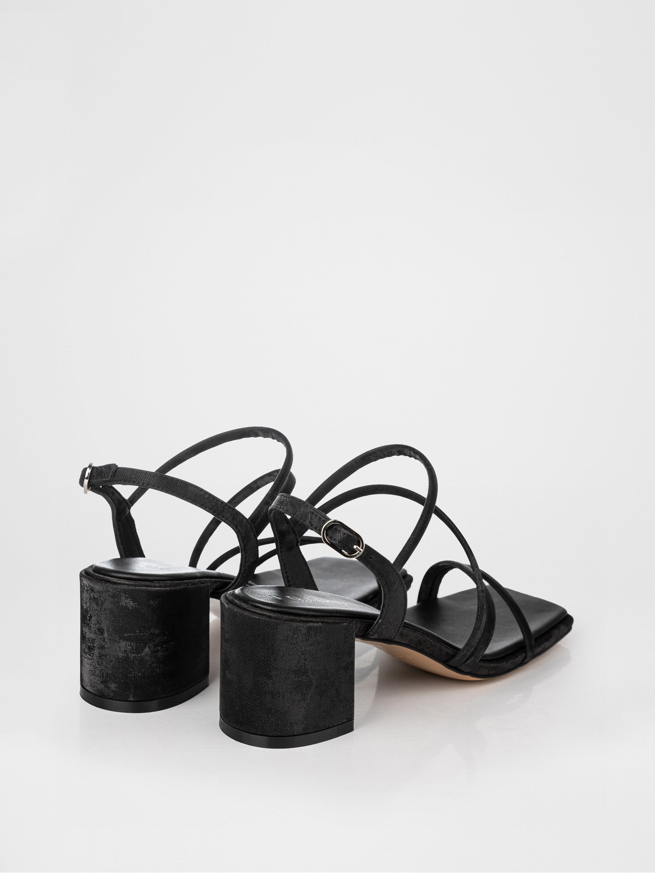 Sandalias de tacón negras