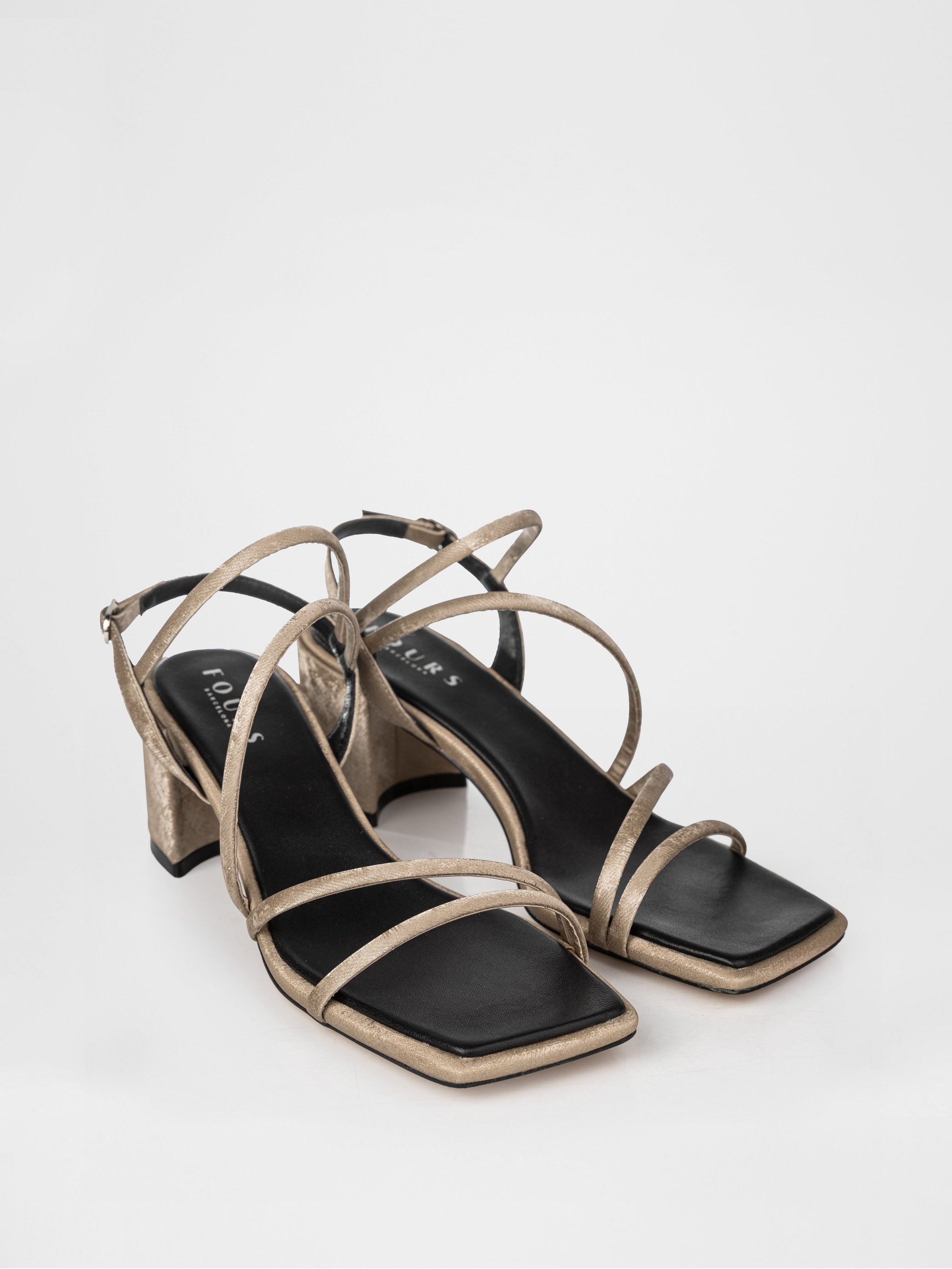 Sandalias de tacón beige