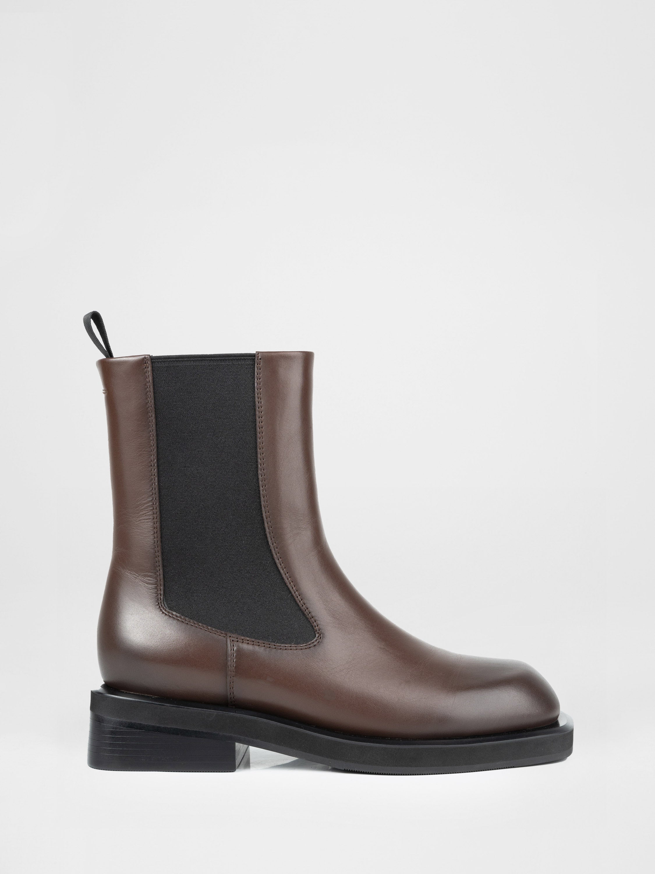 Brown leather Chelsea boots