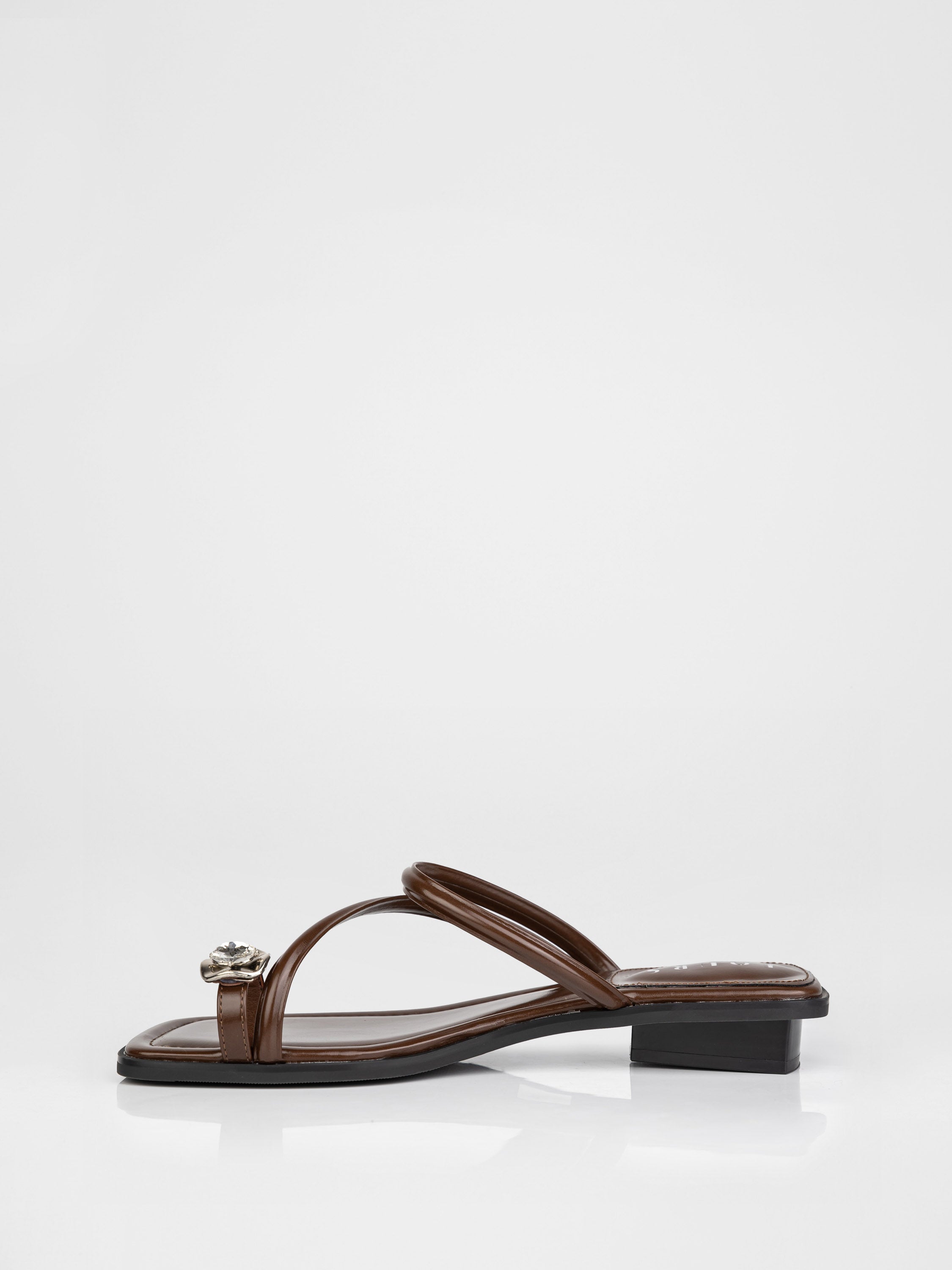 Sabo flip flops in chocolate color decorated with stones