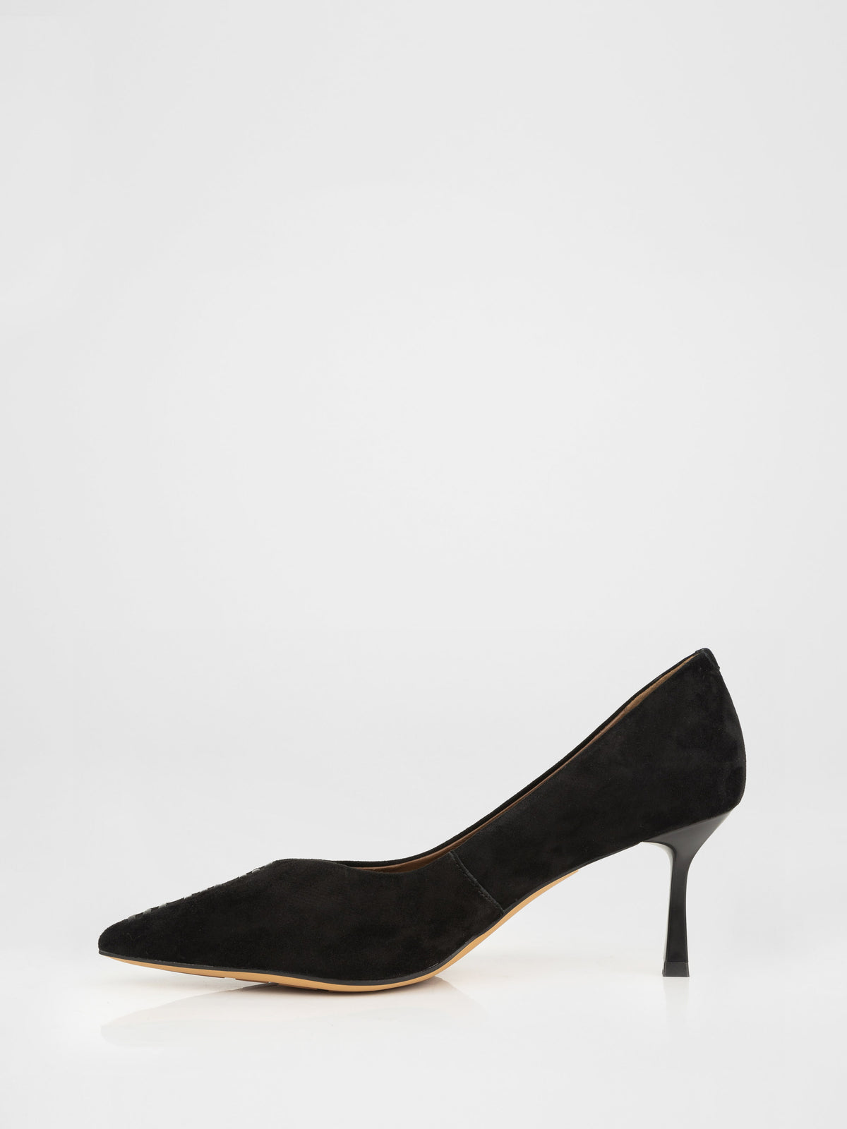 Zapatos de salón de ante negro con pespuntes