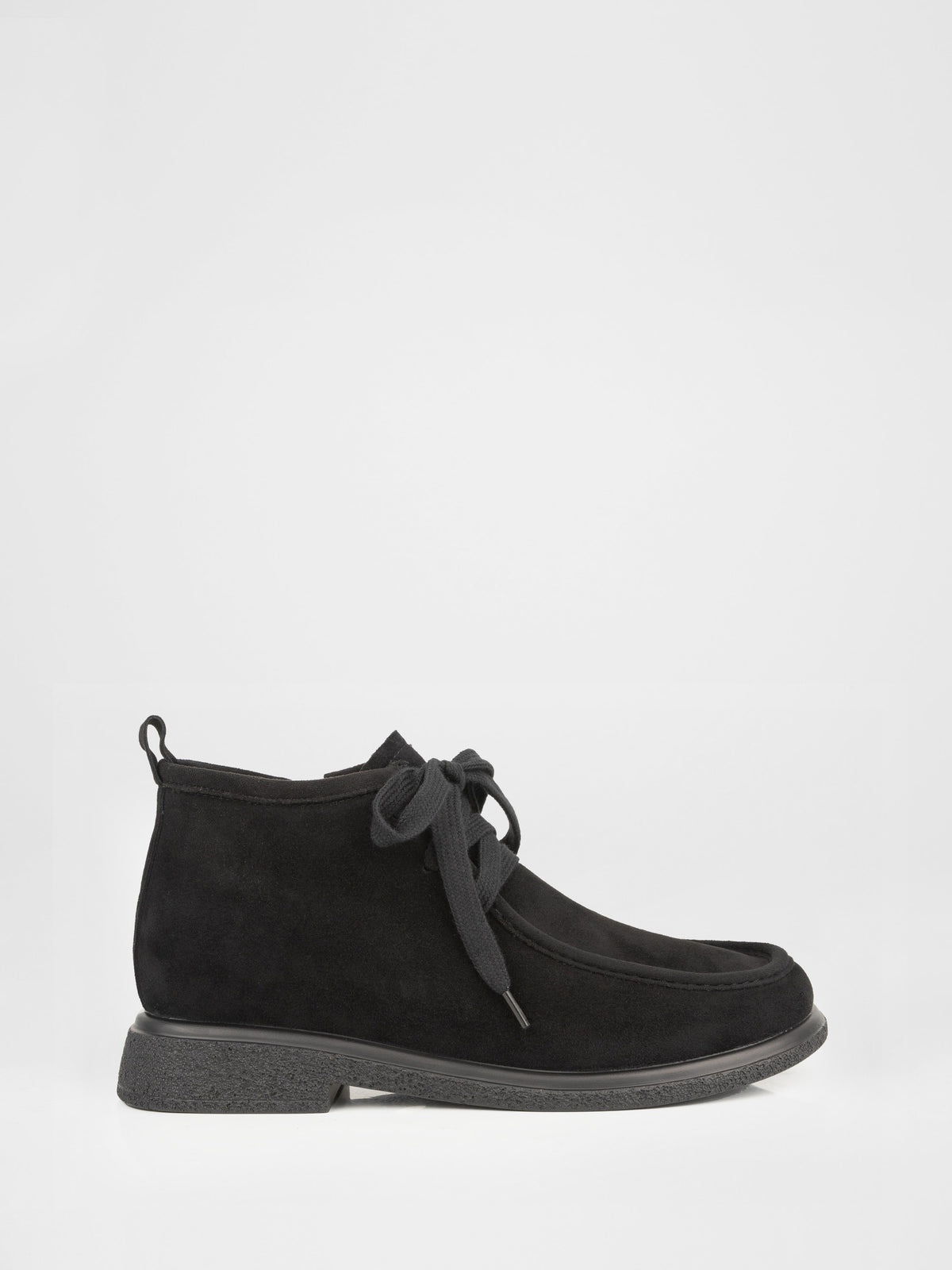 Botines con cordones de ante negro