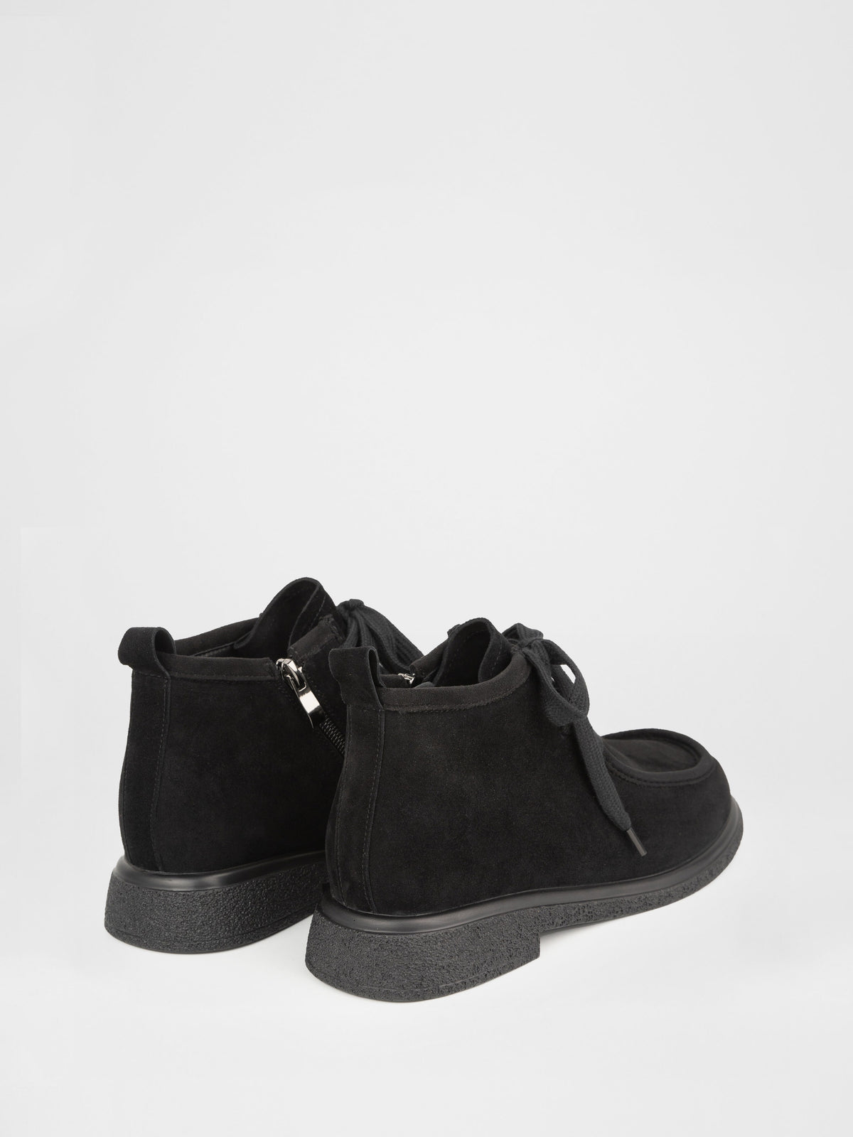 Botines con cordones de ante negro